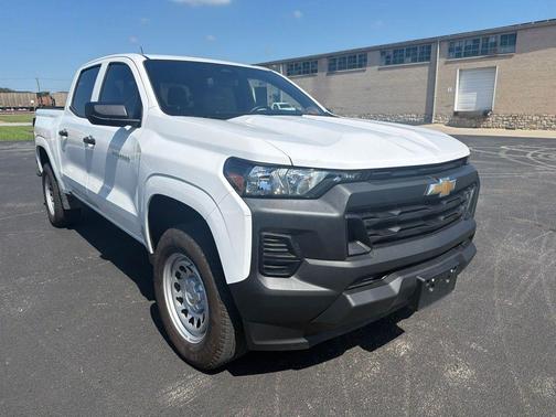 Summit White 2025 Chevrolet Colorado WT