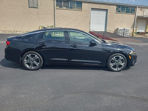 2022 Kia K5 EX