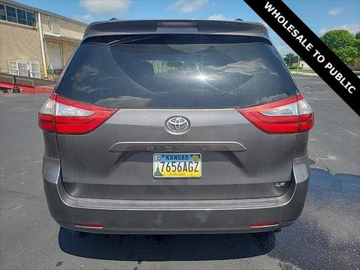 2017 Toyota Sienna LE