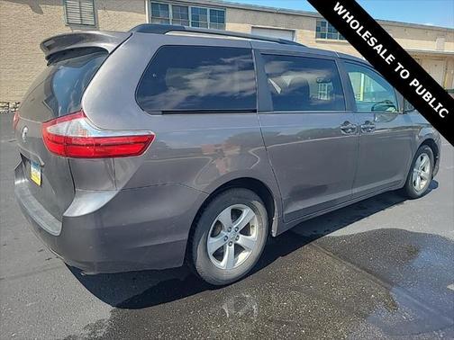 2017 Toyota Sienna LE