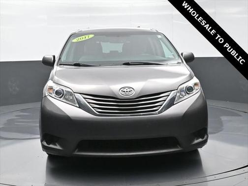 2017 Toyota Sienna LE