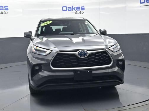 Magnetic Gray Metallic 2023 Toyota Highlander Hybrid XLE