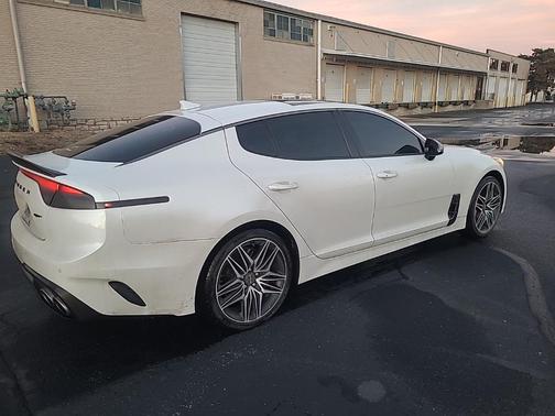 2022 Kia Stinger GT1