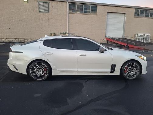 2022 Kia Stinger GT1