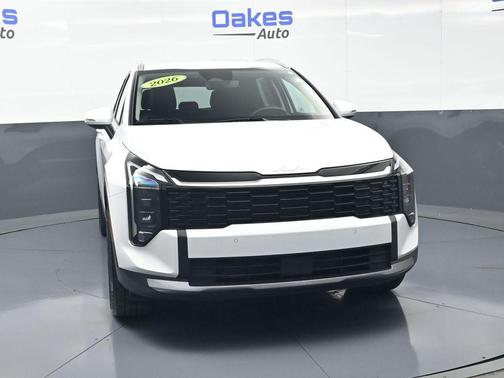Glacial White Pearl 2026 Kia Sportage EX