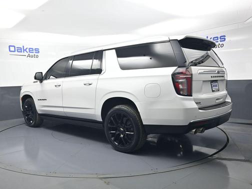 Iridescent Pearl Tricoat 2023 Chevrolet Suburban 4WD High Country