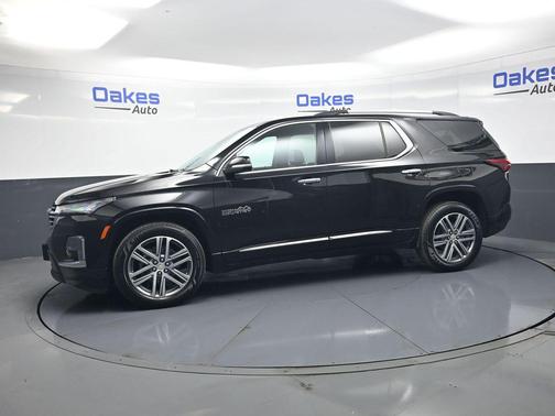 Mosaic Black Metallic 2023 Chevrolet Traverse High Country