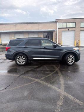 Stone Blue Metallic 2022 Ford Explorer XLT