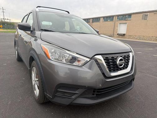 Gun Metallic 2018 Nissan Kicks S