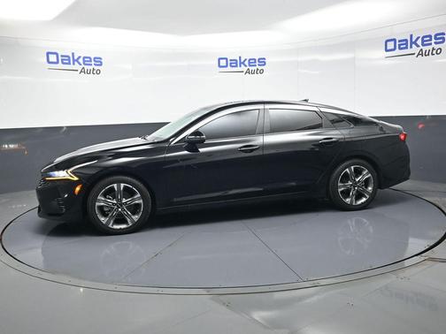 Ebony Black 2022 Kia K5 LXS