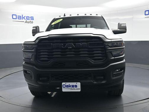 Bright White Clearcoat 2025 RAM 2500 Tradesman Crew Cab 4x4 6'4' Box