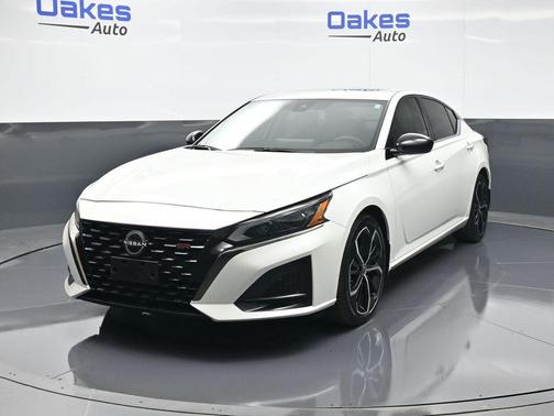 2024 Nissan Altima SR FWD