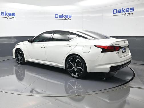 2024 Nissan Altima SR FWD