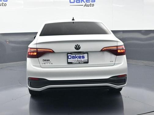 White Pearl 2022 Volkswagen Jetta 1.5T SE