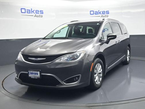 Granite Crystal Metallic Clearcoat 2019 Chrysler Pacifica Touring L