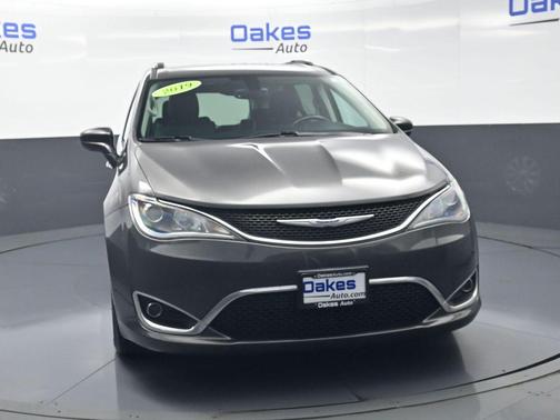 Granite Crystal Metallic Clearcoat 2019 Chrysler Pacifica Touring L