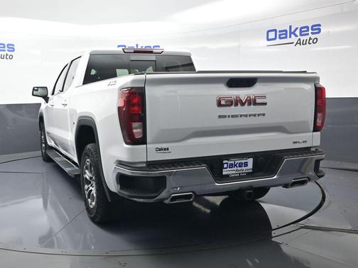 Summit White 2023 GMC Sierra 1500 SLE