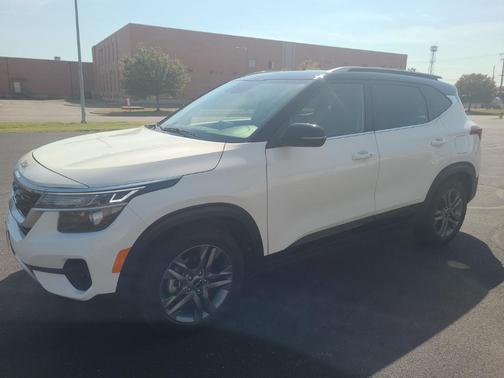 2022 Kia Seltos S