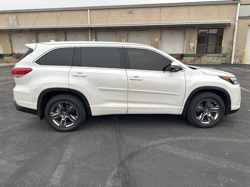 2018 Toyota Highlander Limited Platinum