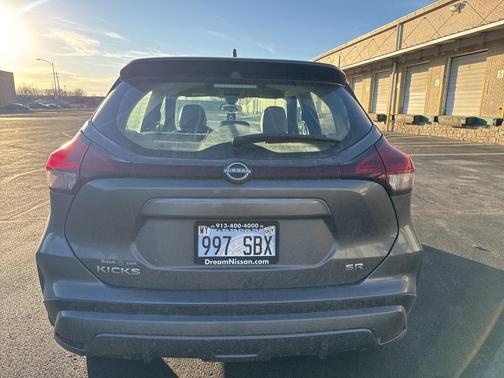 2023 Nissan Kicks SR