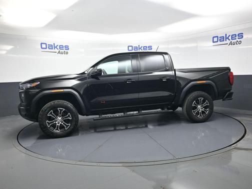 Onyx Black 2024 GMC Canyon AT4