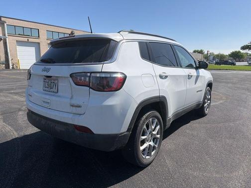 Bright White Clearcoat 2022 Jeep Compass Latitude Lux