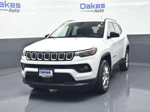 Bright White Clearcoat 2022 Jeep Compass Latitude Lux