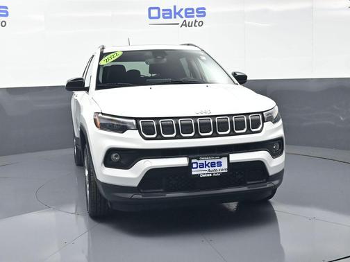Bright White Clearcoat 2022 Jeep Compass Latitude Lux