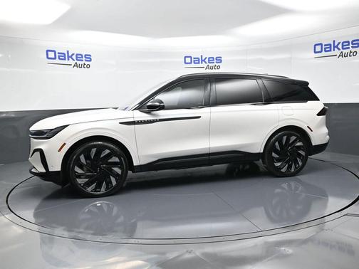 2024 Lincoln Nautilus Reserve