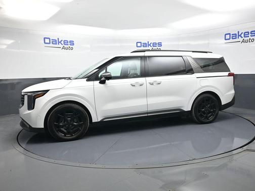 Snow White Pearl 2026 Kia Carnival SX