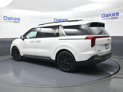 Snow White Pearl 2026 Kia Carnival SX