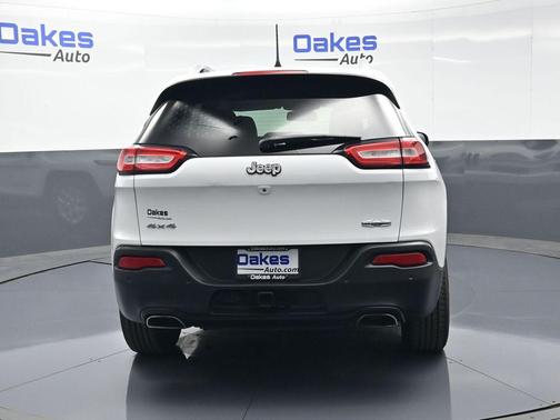 Bright White Clearcoat 2018 Jeep Cherokee Latitude Plus