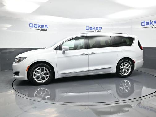 2020 Chrysler Pacifica Touring-L Plus