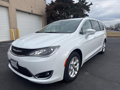 2020 Chrysler Pacifica Touring-L Plus