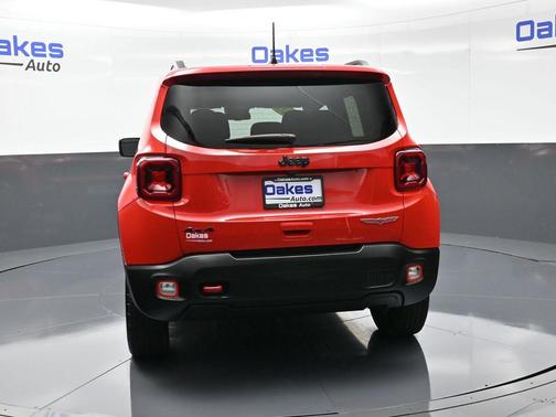 2023 Jeep Renegade Trailhawk