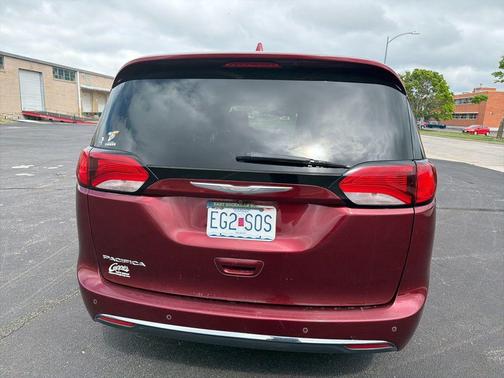 Velvet Red Pearlcoat 2017 Chrysler Pacifica Touring-L