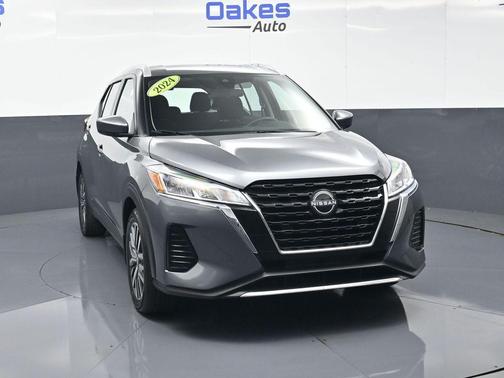 Gun Metallic 2024 Nissan Kicks SV