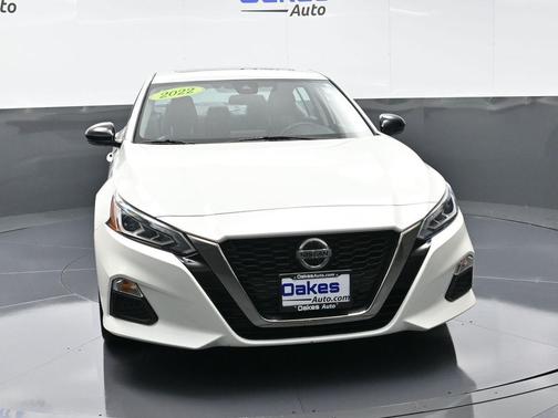 2022 Nissan Altima SR VC-Turbo FWD