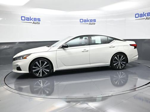 2022 Nissan Altima SR VC-Turbo FWD