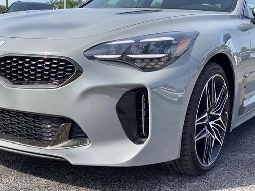 Photo 4 of 38 of 2022 Kia Stinger GT1