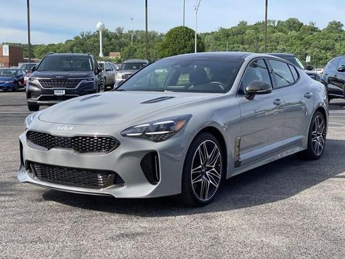 Photo 3 of 38 of 2022 Kia Stinger GT1