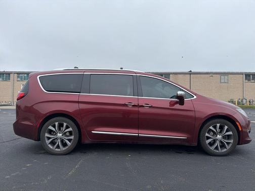Velvet Red Pearlcoat 2018 Chrysler Pacifica Limited