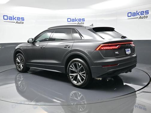 2021 Audi Q8 55 Premium