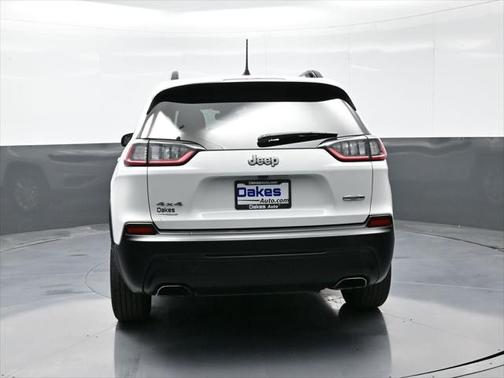 2022 Jeep Cherokee Latitude Lux