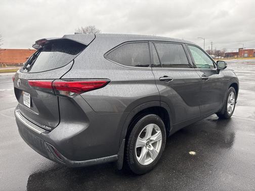2020 Toyota Highlander LE