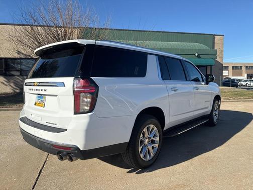 2023 Chevrolet Suburban Premier