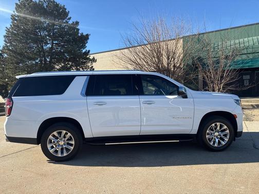 2023 Chevrolet Suburban Premier