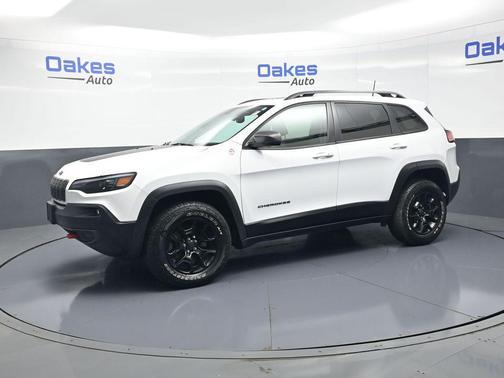 Bright White Clearcoat 2019 Jeep Cherokee Trailhawk