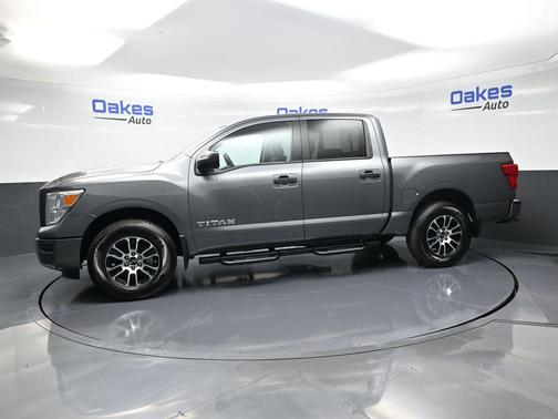 2024 Nissan Titan SV