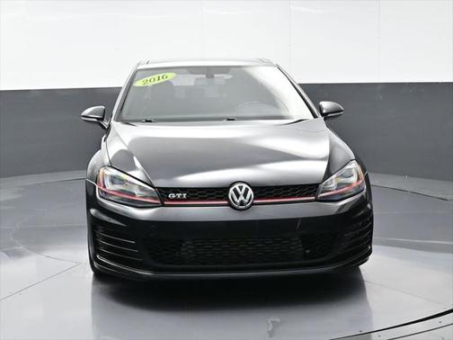 2016 Volkswagen Golf GTI 2.0T SE 4-Door